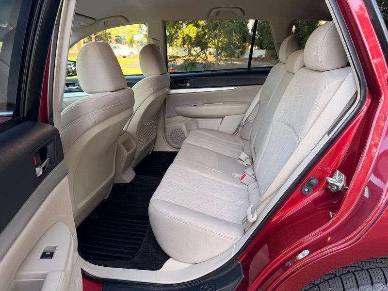 Subaru Outback 2.5i Premium 2013