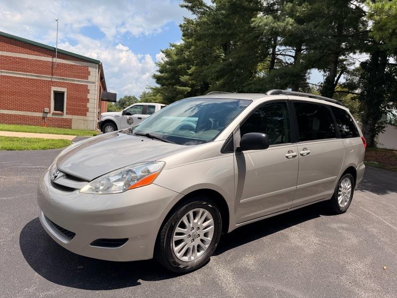 Toyota Sienna LE FWD 8-Passenger Seating 2008