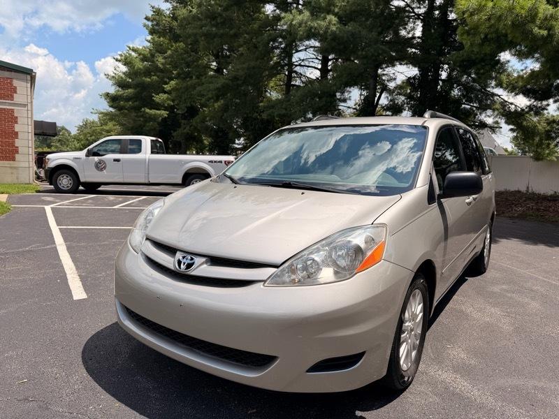 Toyota Sienna LE FWD 8-Passenger Seating 2008