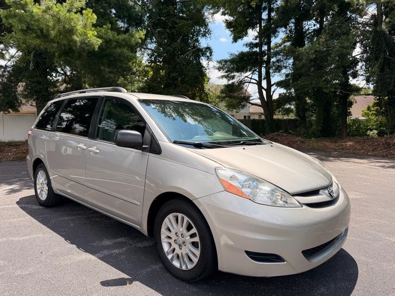Toyota Sienna LE FWD 8-Passenger Seating 2008