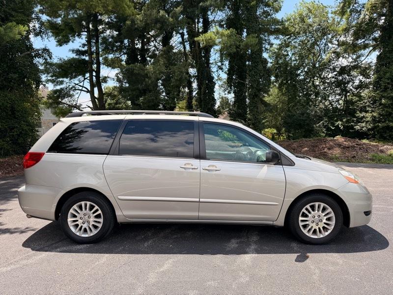 Toyota Sienna LE FWD 8-Passenger Seating 2008