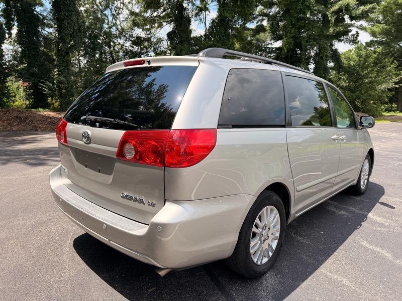 Toyota Sienna LE FWD 8-Passenger Seating 2008