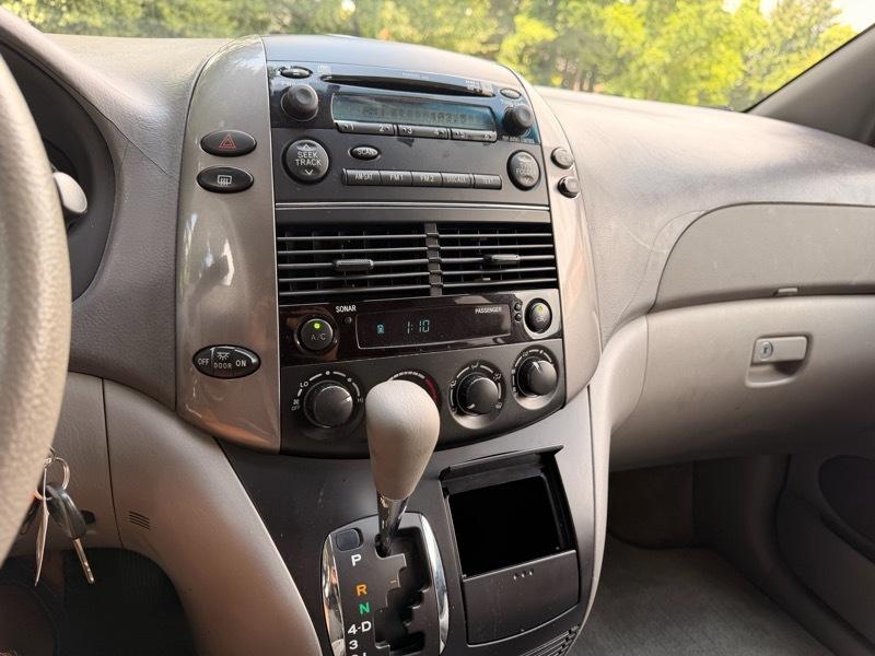 Toyota Sienna LE FWD 8-Passenger Seating 2008