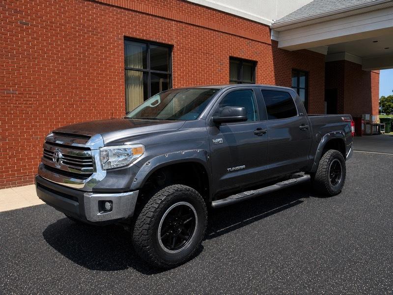 Toyota Tundra SR5 5.7L V8 FFV CrewMax 4WD 2016