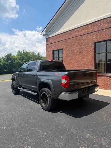 Toyota Tundra SR5 5.7L V8 FFV CrewMax 4WD 2016