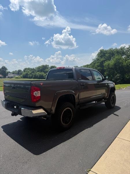 Toyota Tundra SR5 5.7L V8 FFV CrewMax 4WD 2016