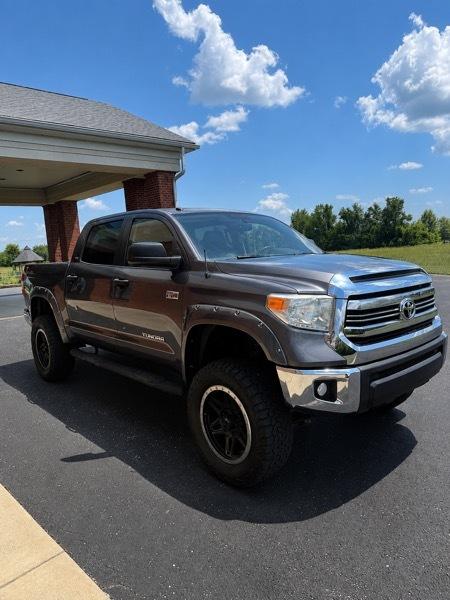 Toyota Tundra SR5 5.7L V8 FFV CrewMax 4WD 2016