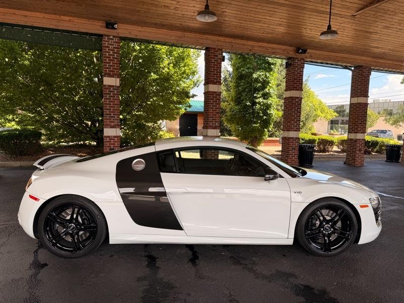 Audi R8 5.2 Coupe quattro Auto R tronic 2012