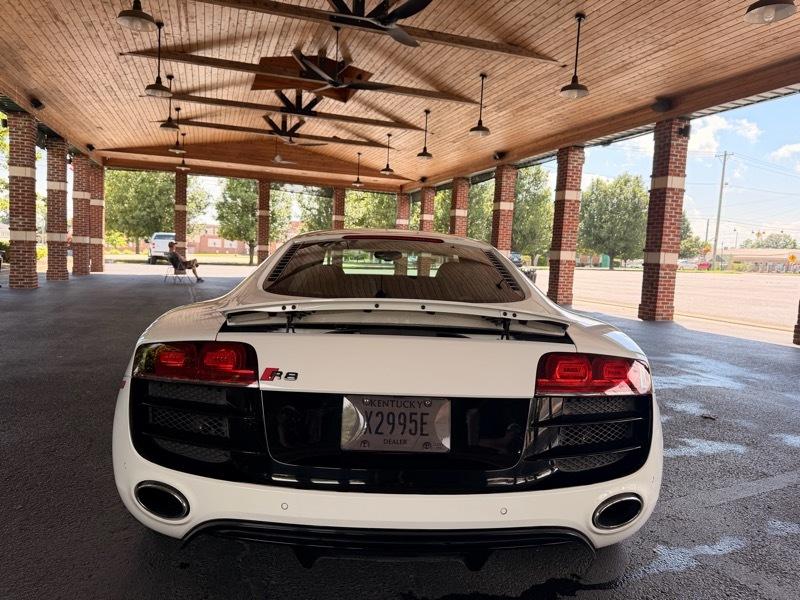 Audi R8 5.2 Coupe quattro Auto R tronic 2012