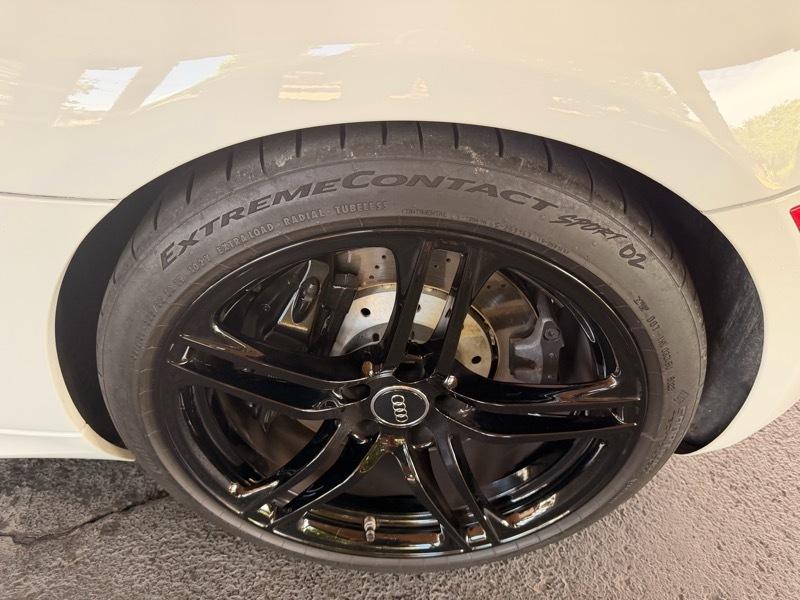 Audi R8 5.2 Coupe quattro Auto R tronic 2012