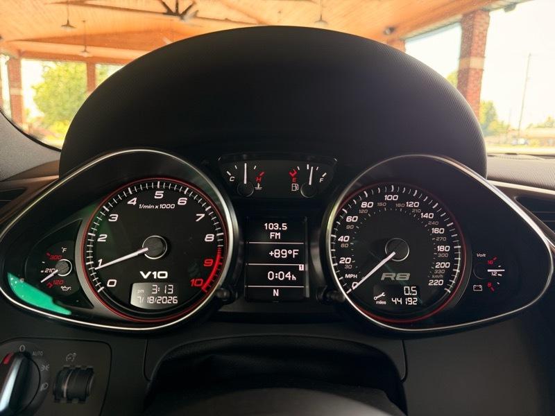 Audi R8 5.2 Coupe quattro Auto R tronic 2012