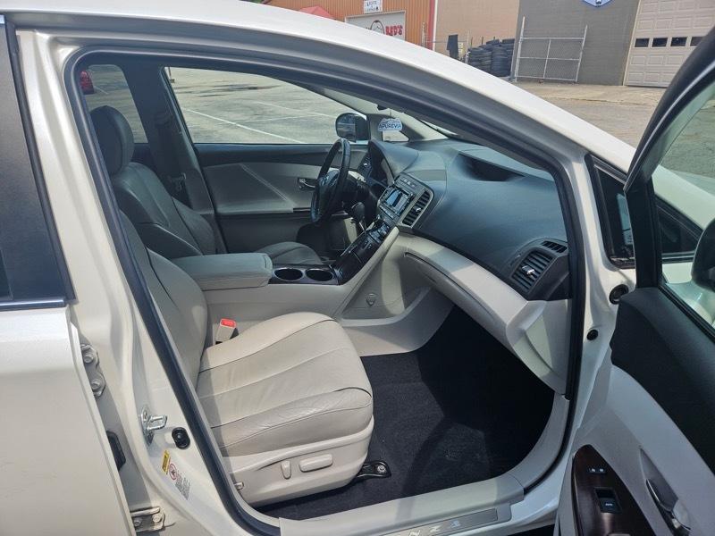 Toyota Venza AWD V6 2011