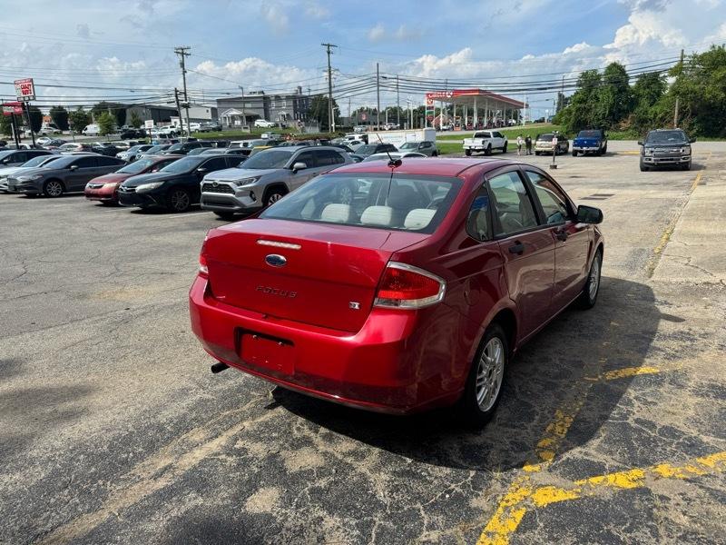 Ford Focus SE Sedan 2010