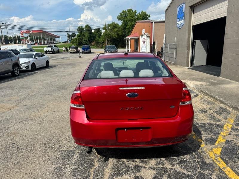 Ford Focus SE Sedan 2010