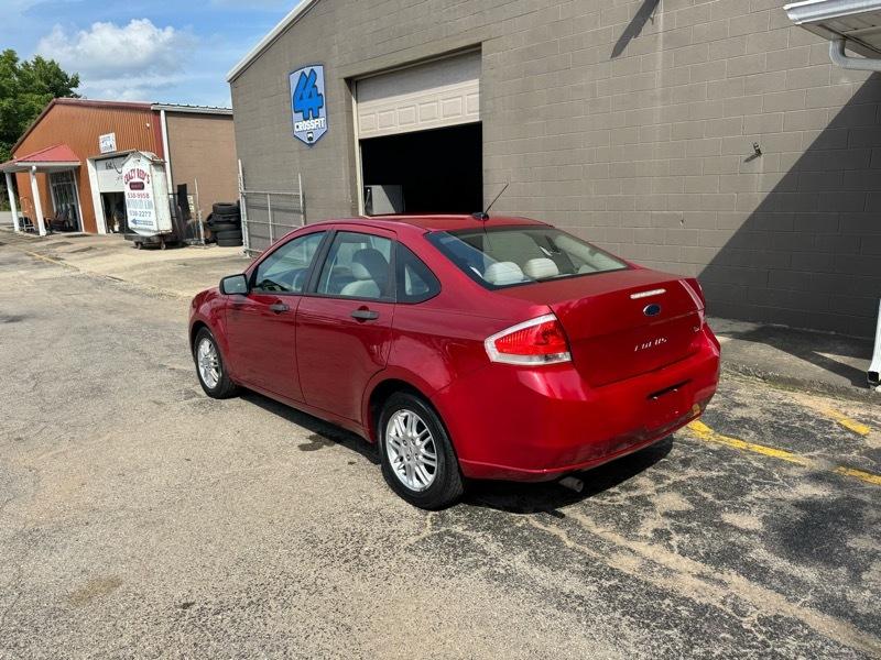 Ford Focus SE Sedan 2010