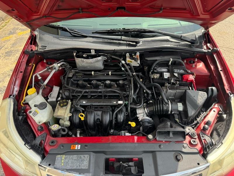 Ford Focus SE Sedan 2010