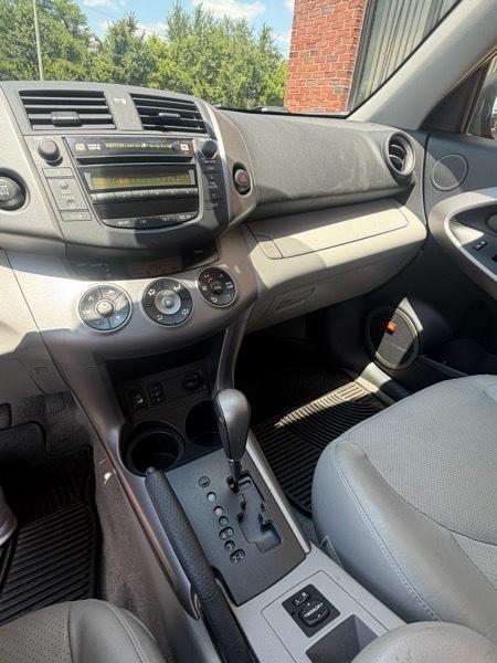 Toyota RAV4 Limited V6 4WD 2008