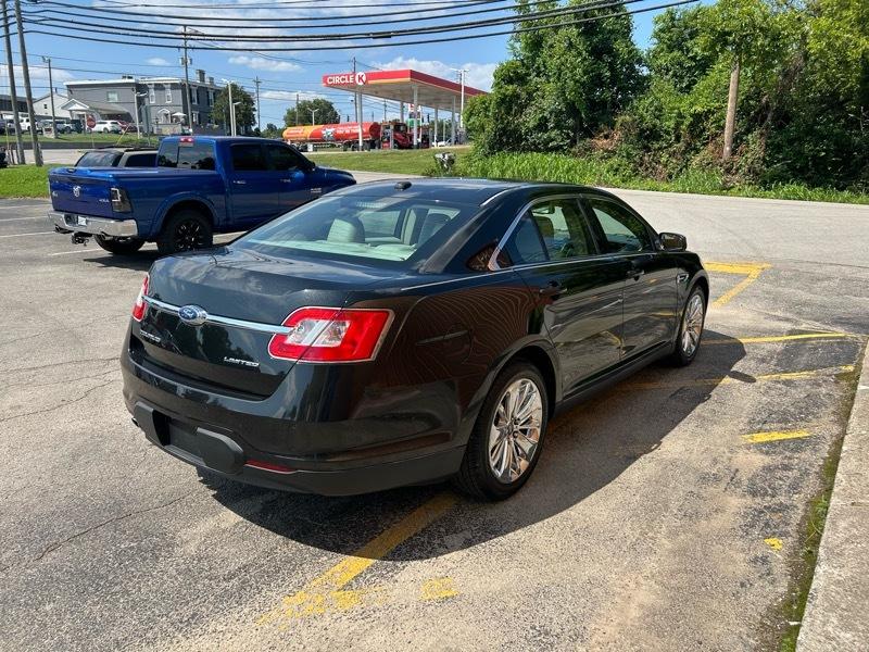 Ford Taurus Limited FWD 2010