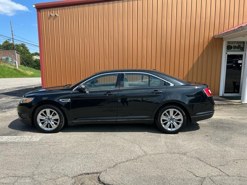 Ford Taurus Limited FWD 2010