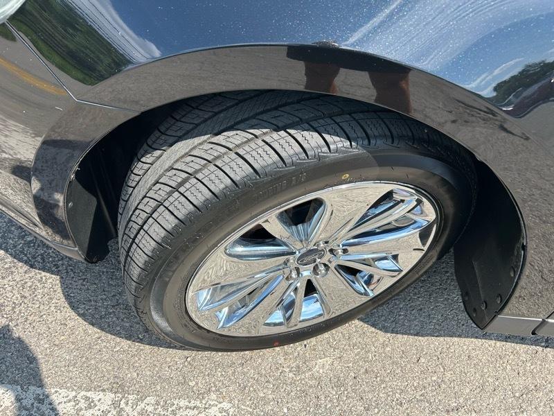 Ford Taurus Limited FWD 2010