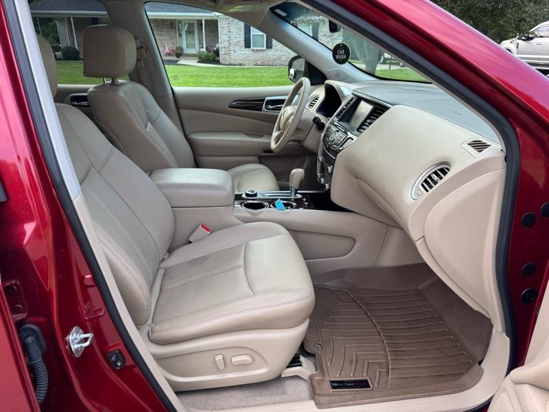 Nissan Pathfinder Platinum 4WD 2014