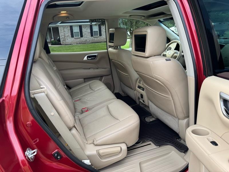 Nissan Pathfinder Platinum 4WD 2014