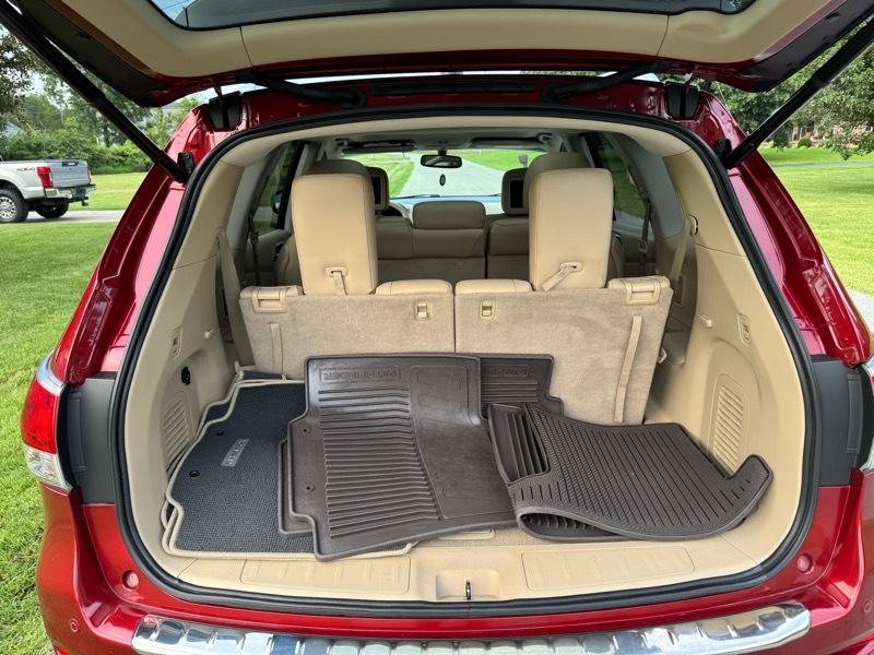 Nissan Pathfinder Platinum 4WD 2014