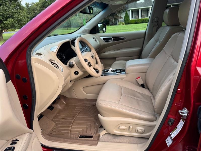 Nissan Pathfinder Platinum 4WD 2014