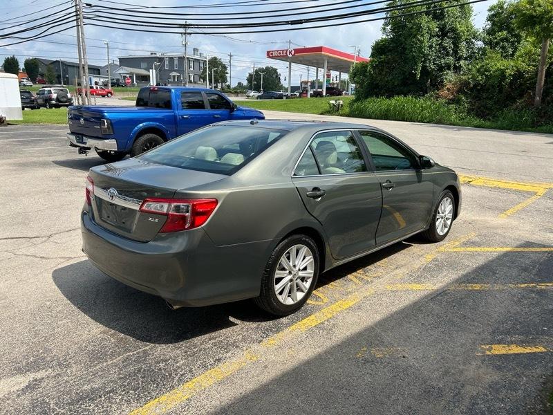 Toyota Camry XLE V6 2014