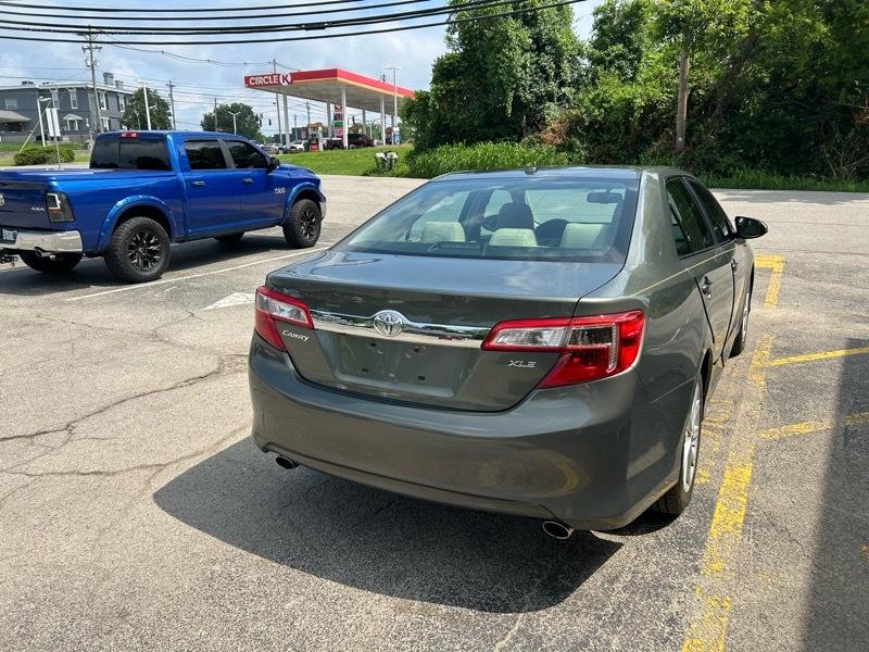 Toyota Camry XLE V6 2014