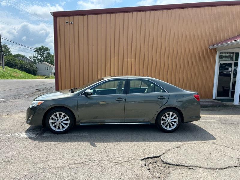 Toyota Camry XLE V6 2014