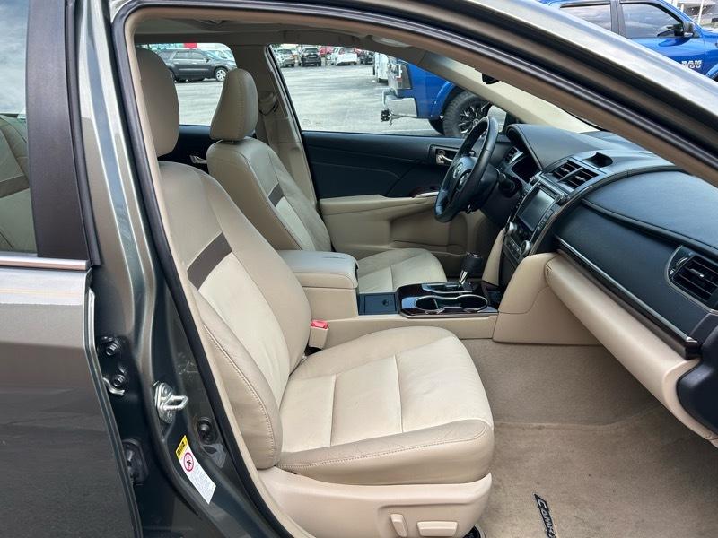 Toyota Camry XLE V6 2014