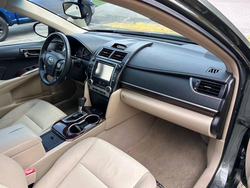 Toyota Camry XLE V6 2014