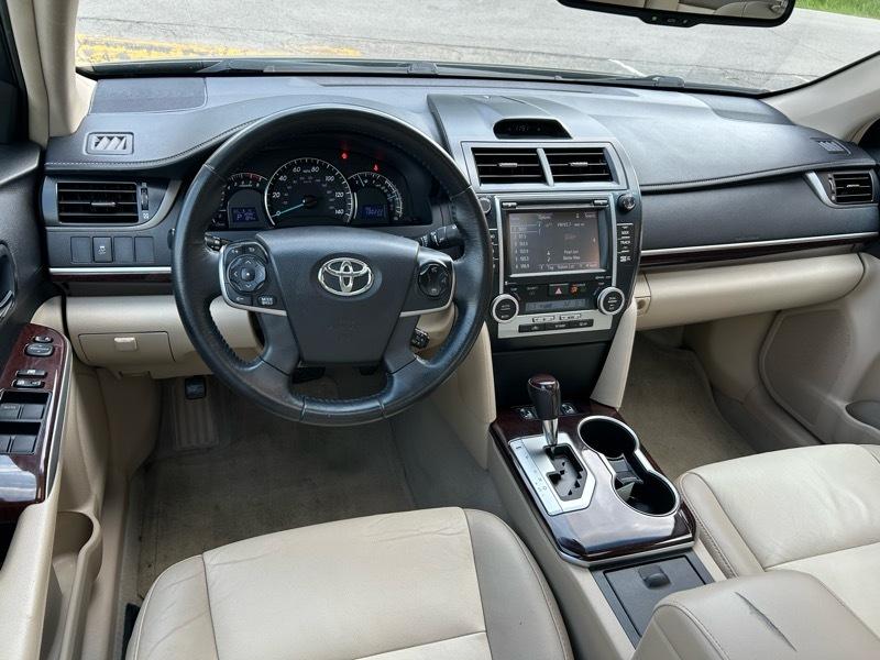 Toyota Camry XLE V6 2014