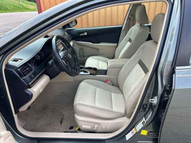Toyota Camry XLE V6 2014