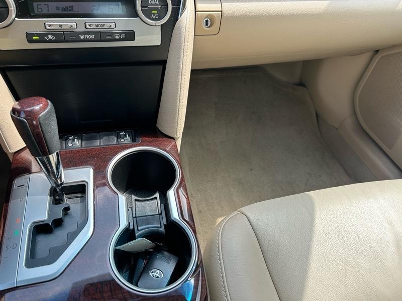 Toyota Camry XLE V6 2014