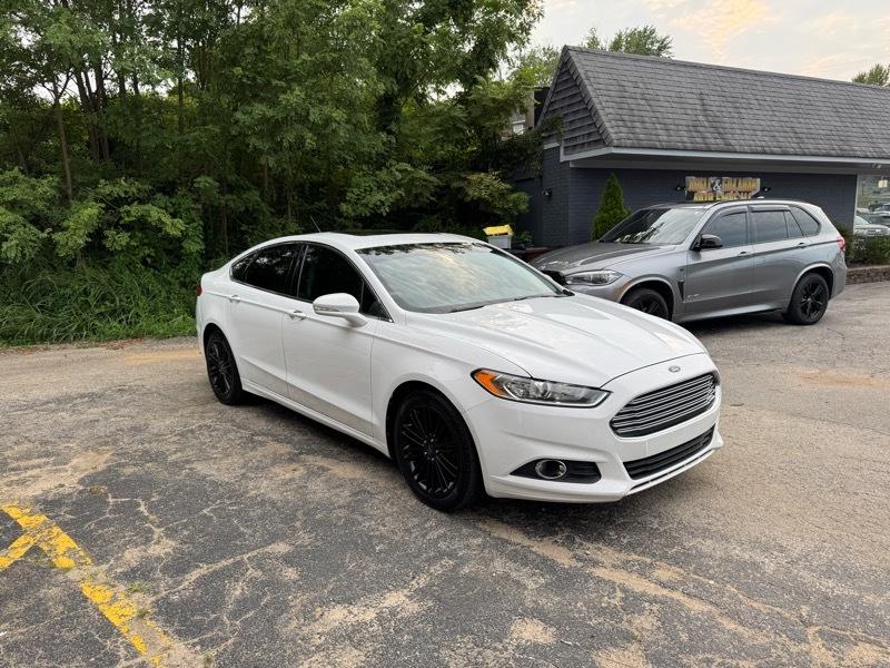 Ford Fusion SE 2013