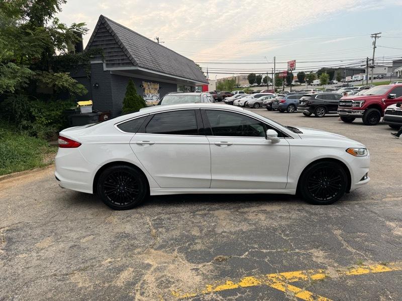 Ford Fusion SE 2013