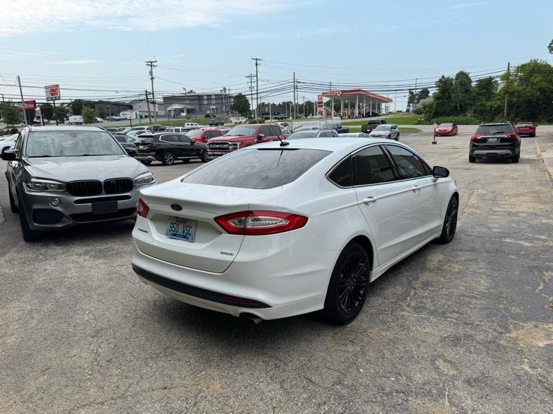 Ford Fusion SE 2013