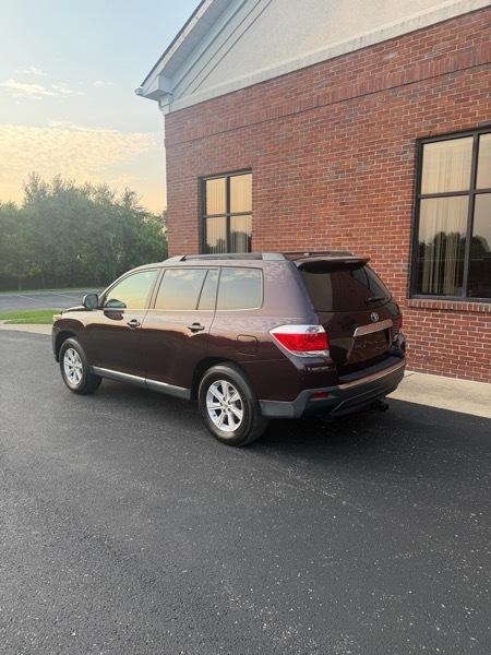 Toyota Highlander 4WD 4dr V6  Sport (Natl) 2011