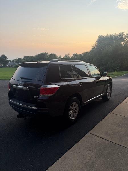 Toyota Highlander 4WD 4dr V6  Sport (Natl) 2011