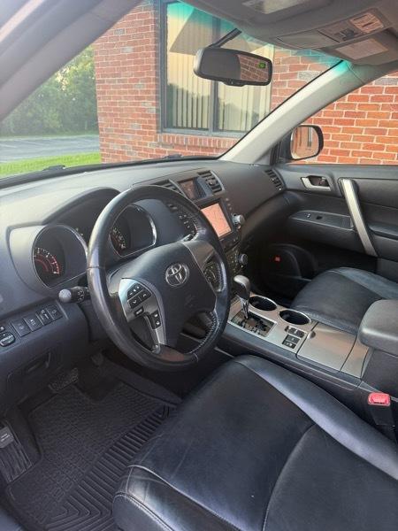 Toyota Highlander 4WD 4dr V6  Sport (Natl) 2011