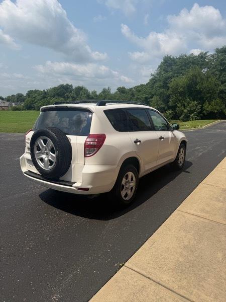 Toyota RAV4 FWD 4dr 4-cyl 4-Spd AT Sport (Natl) 2010