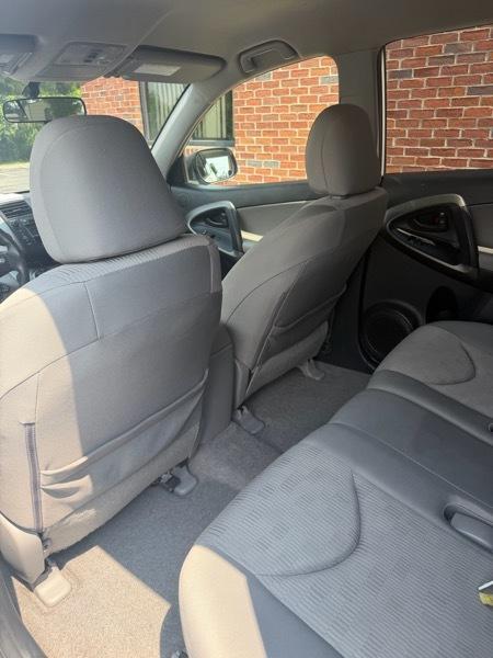 Toyota RAV4 FWD 4dr 4-cyl 4-Spd AT Sport (Natl) 2010