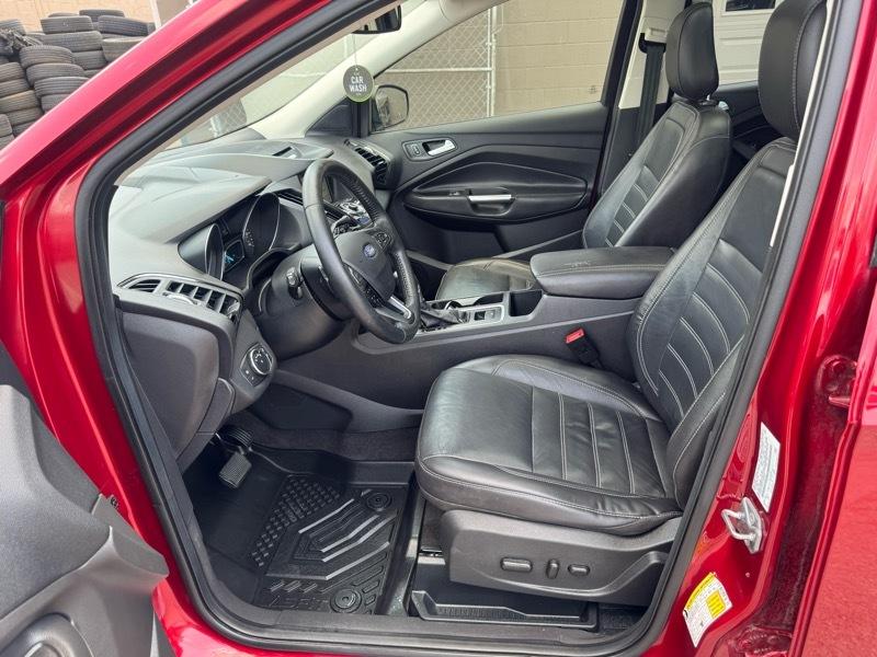 Ford Escape Titanium 4WD 2018