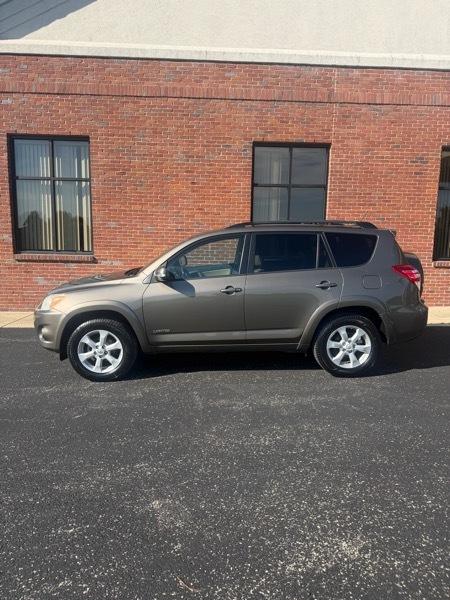 Toyota RAV4 Limited I4 4WD 2011