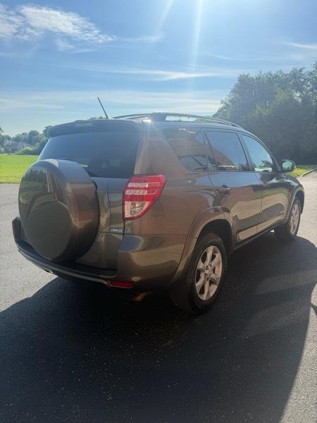 Toyota RAV4 Limited I4 4WD 2011