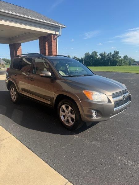Toyota RAV4 Limited I4 4WD 2011