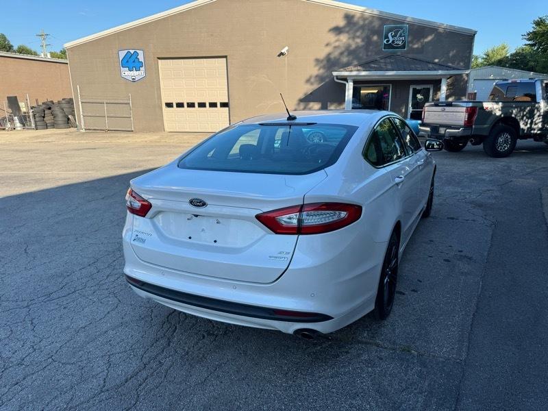 Ford Fusion SE 2016
