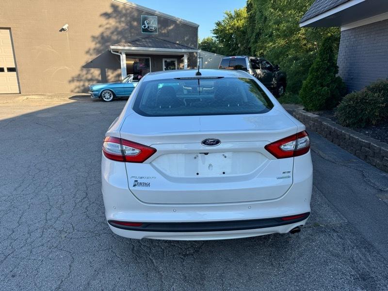 Ford Fusion SE 2016